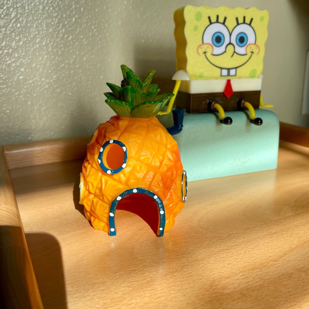 SOLD SpongeBob Pinapple House